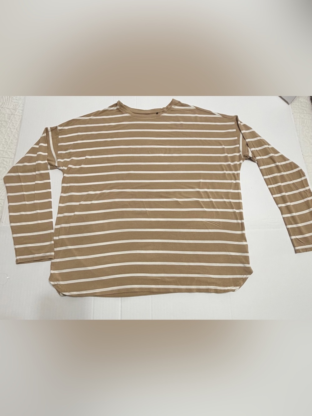 Gap ladies Long Sleeve Striped Crewneck Shirt - Tan & White, Medium